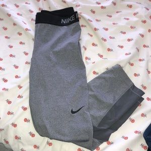 Nike pro cropped leggings